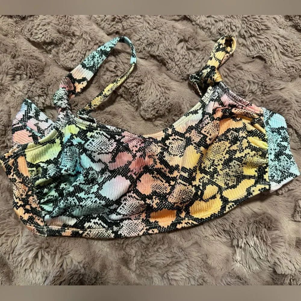 Xhilaration Multicolor Reptile Print Top